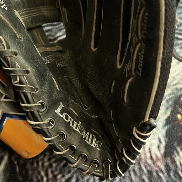 Louisville Slugger Baseball Glove, LPS39P, 12”, Fits Left Hand for Right Throw - Picture 10 of 10